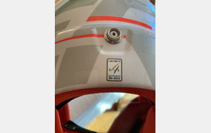 ROSSIGNOL casque 53/54 norme FIS