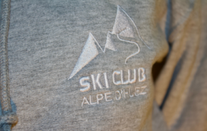 Sweat à Capuche brodé 2025